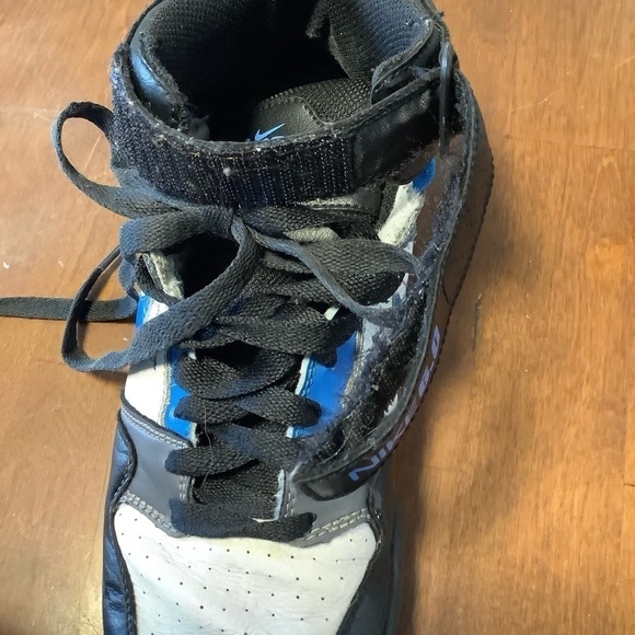 Nike Mid Athletic Shoes 6.0. Size 5 - Picture 7 of 7